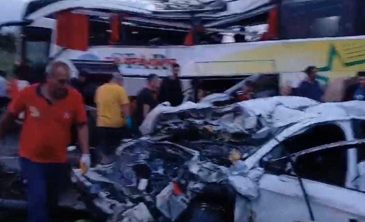 Son dakika Mersin'de feci kaza 10 kişi hayatını kaybetti 39