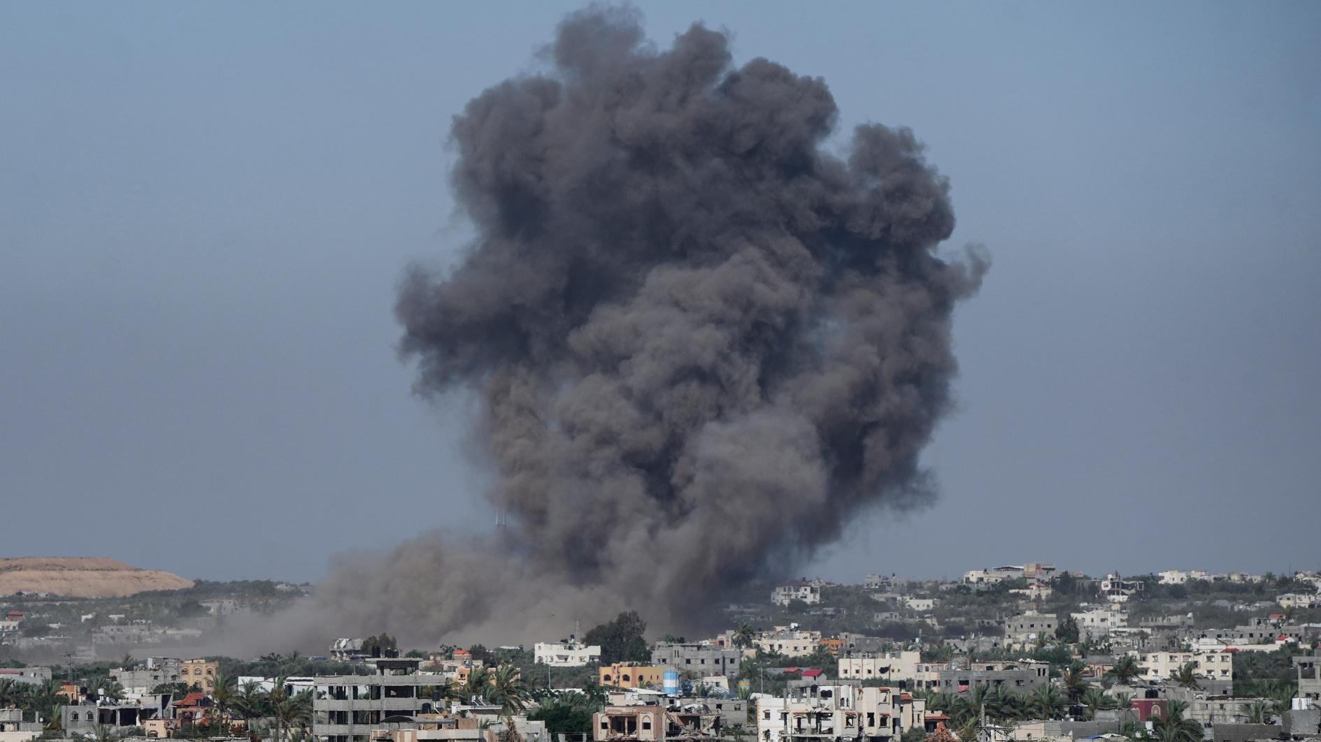 Rafah strikes intensify as Israel seizes key Gaza-Egypt corridor ...