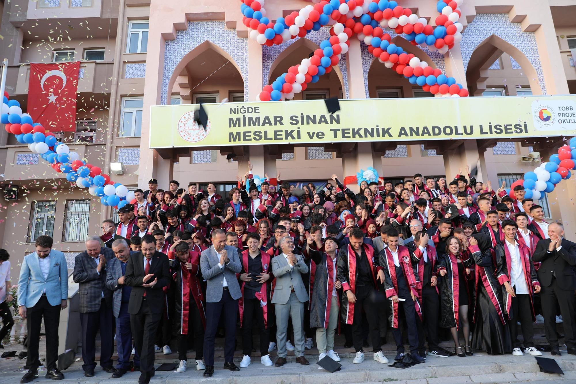 Niğde Haberleri - Niğde'de lise öğrencileri kep attı - Son Dakika Merkez Haberleri