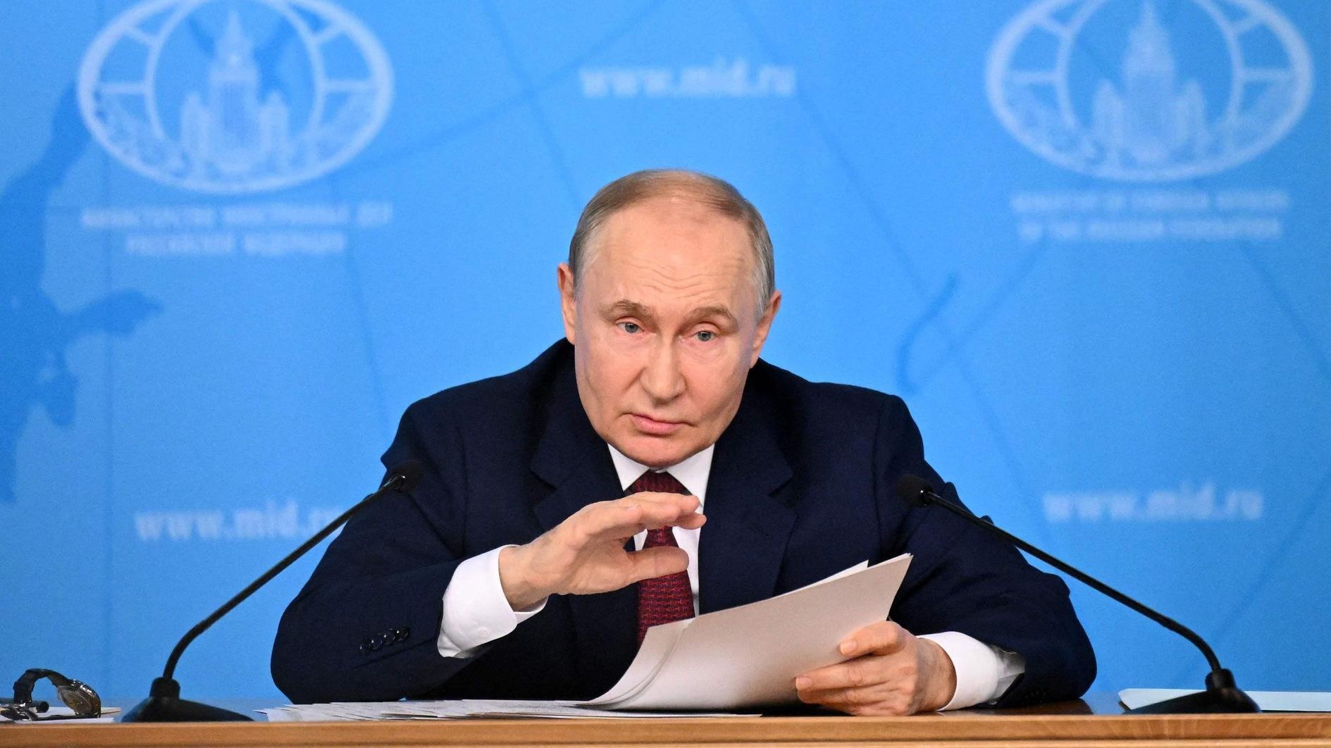 Putin Says Ukraine Must Withdraw Troops, End NATO Bid For Peace Talks ...