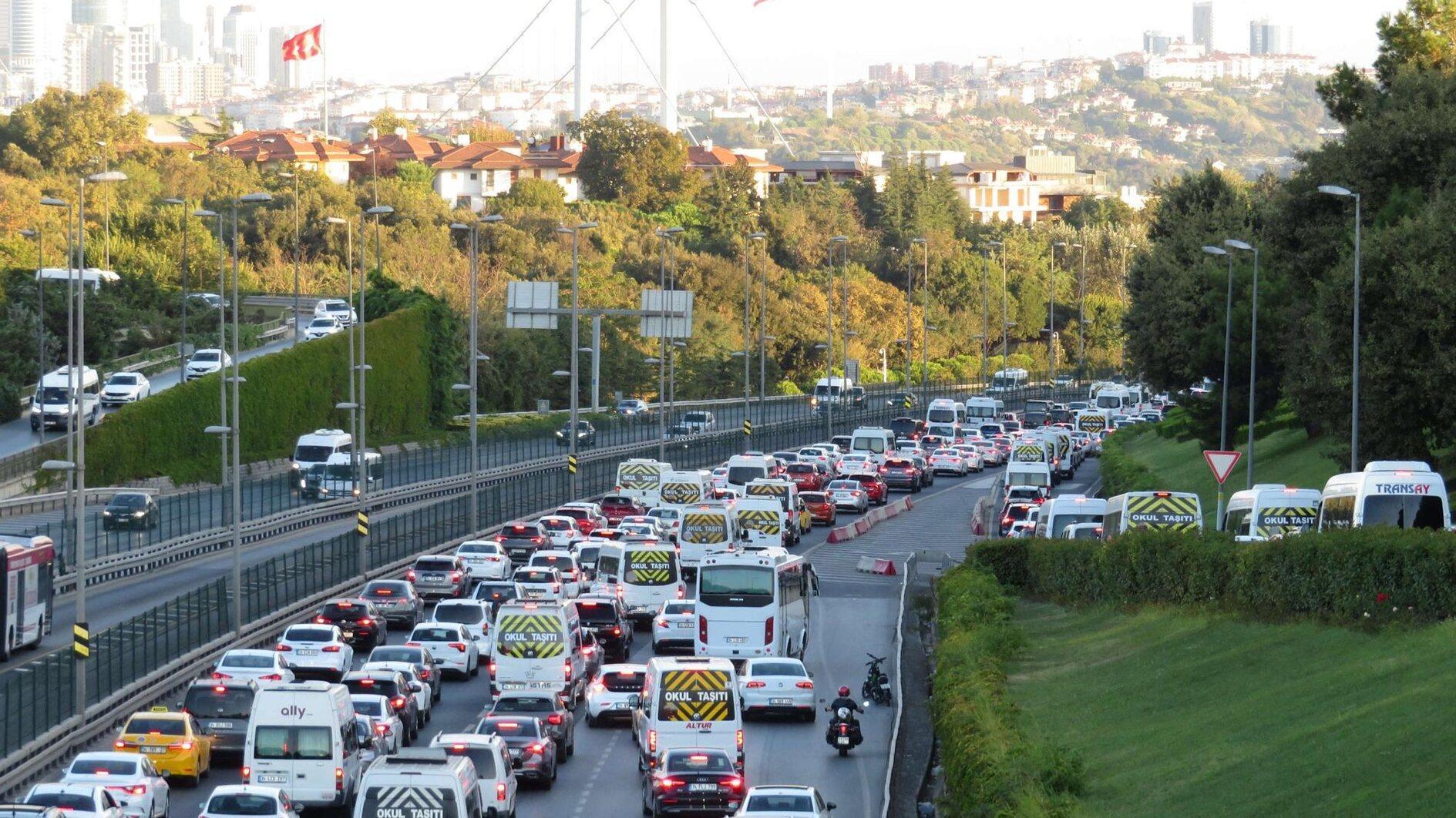 Millions return from Eid holiday, causing traffic jams