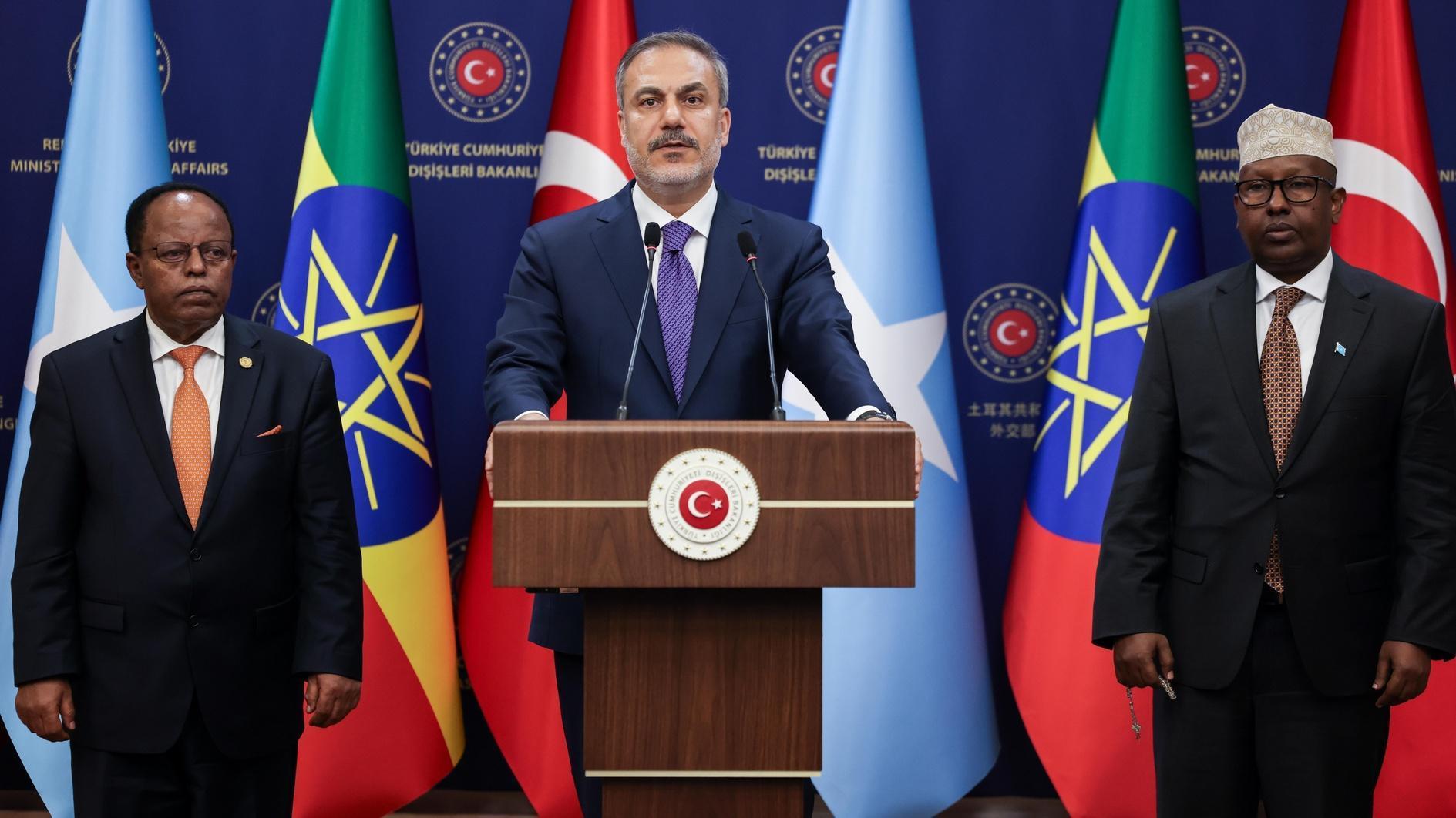 Turkish FM facilitates talks between Somalia, Ethiopia