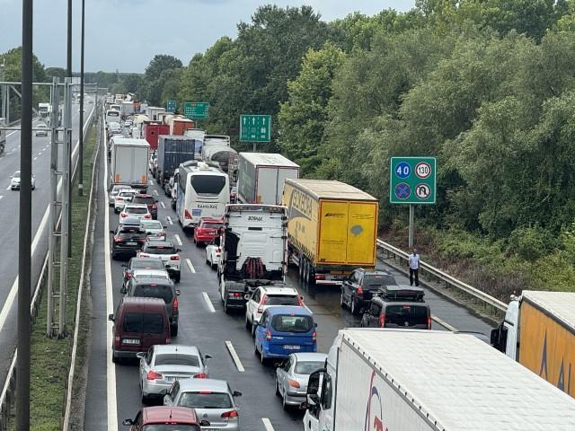 Kartal'da zincirleme trafik kazası