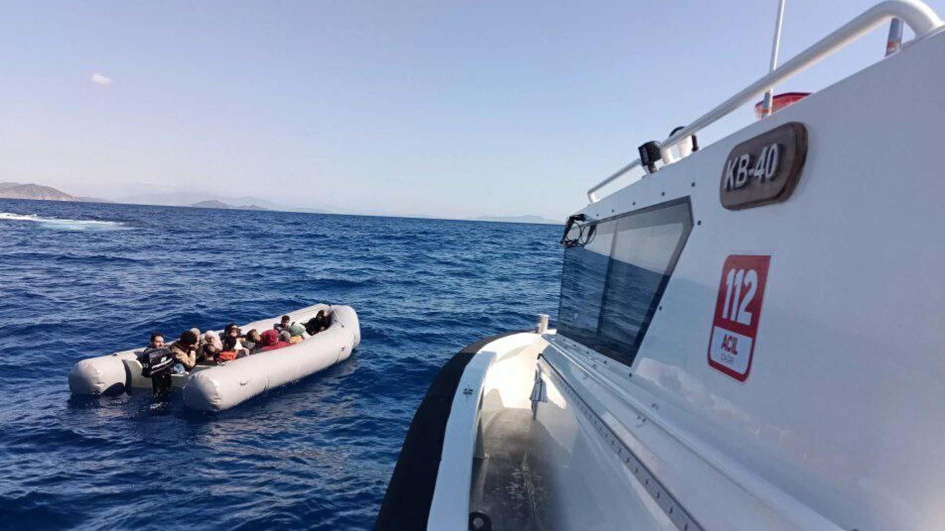 Turkish Units Rescue Dozens Of Migrants In Aegean Sea - Türkiye News