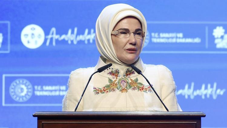 Emine Erdoğan'dan Muhammad Yunus'a destek mesajı