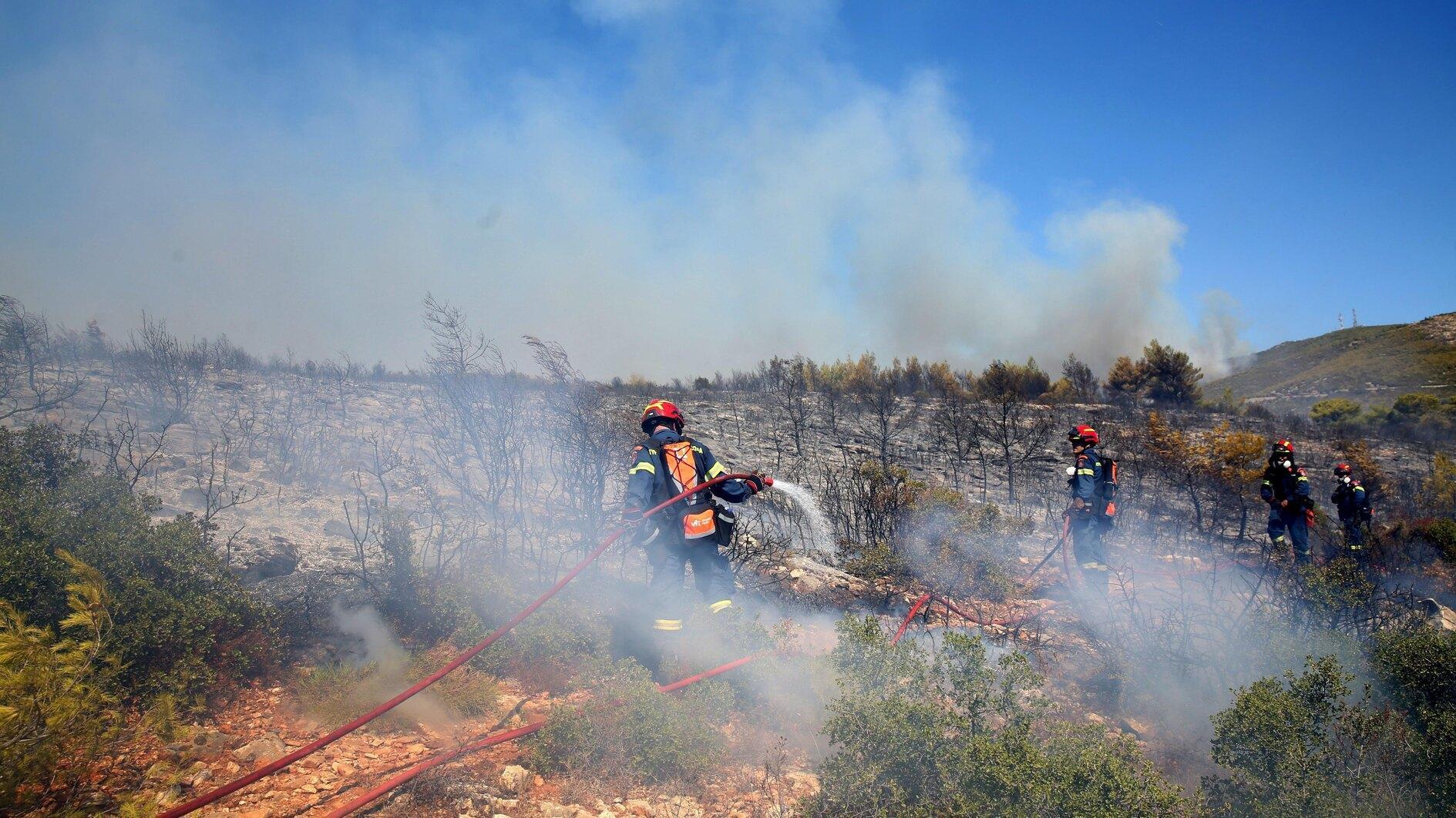 Firefighters calm deadly Athens inferno - World News