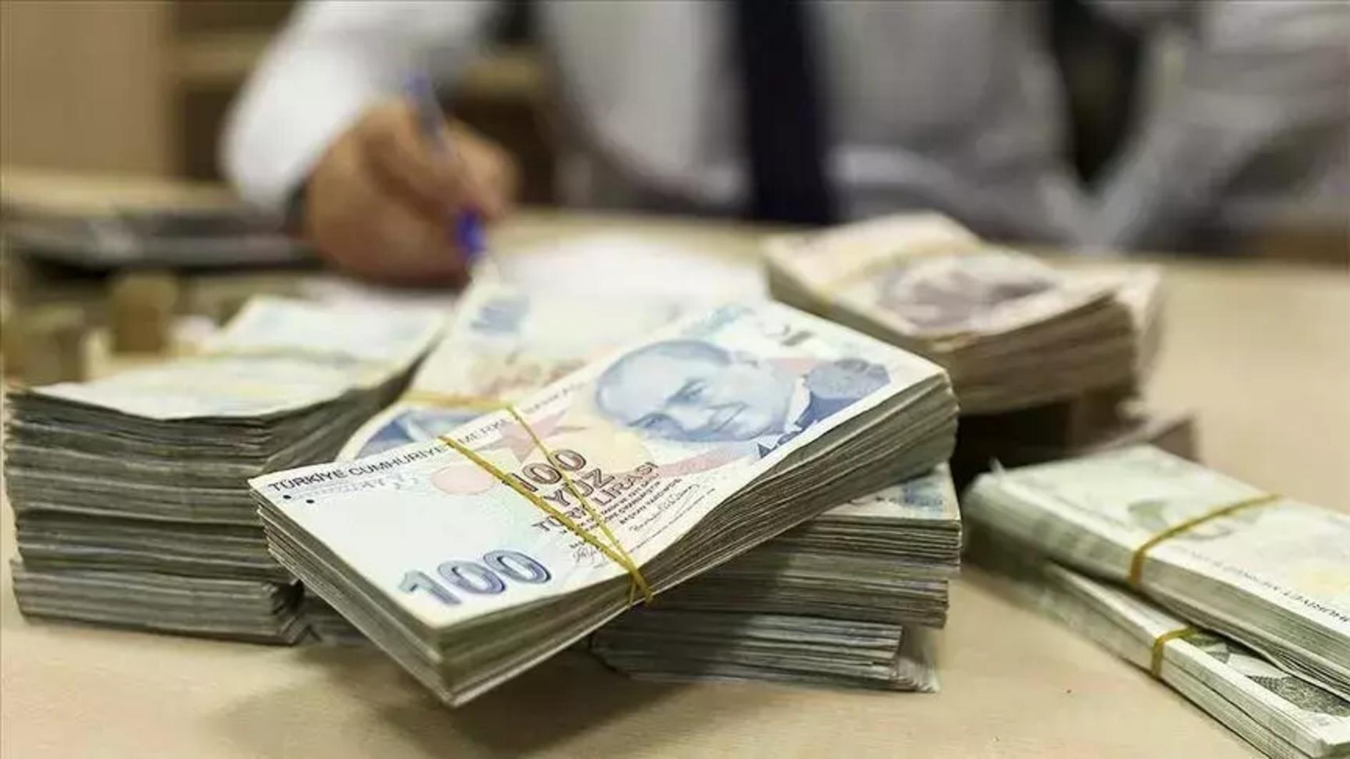 Türkiyes budget deficit narrows to $2.9 bln in July