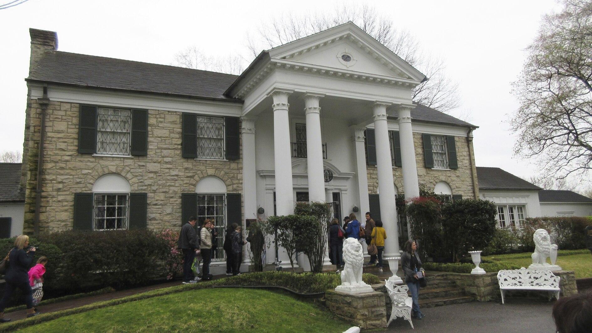 Missouri woman arrested for stealing Elvis' Graceland estate