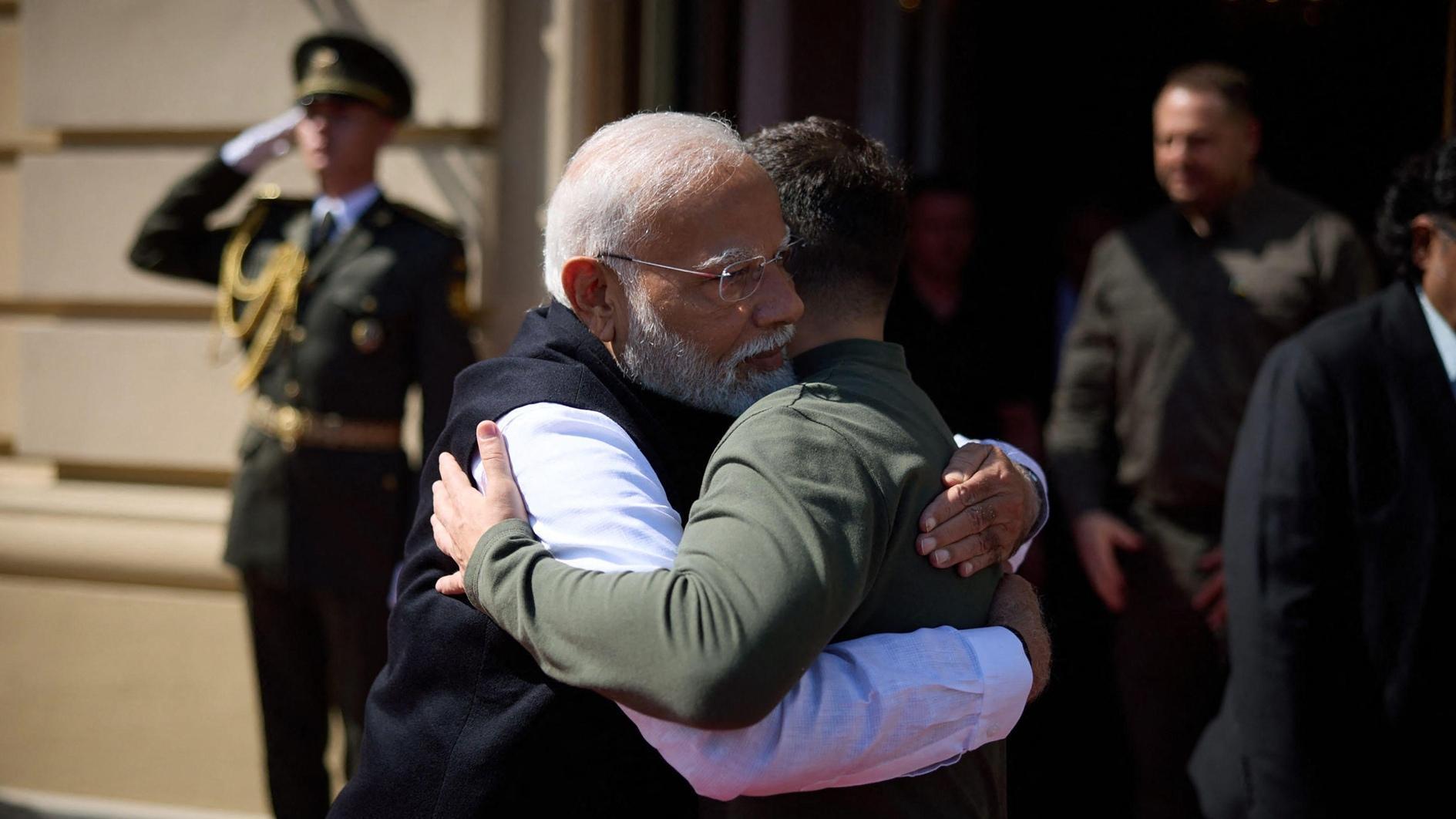 Modi says 'firmly for peace' on historic Ukraine visit