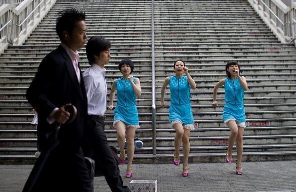 Burası dünyanın en çok çalışan ülkesi Sokaklarda inanılmaz görüntüler.. Burası dünyanın en çok çalışan ülkesi Sokaklarda inanılmaz görüntüler..