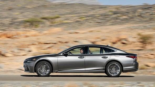 Shiatsu masajı yapan bu lüks otomobil martta geliyor Shiatsu masajı yapan bu lüks otomobil martta geliyor