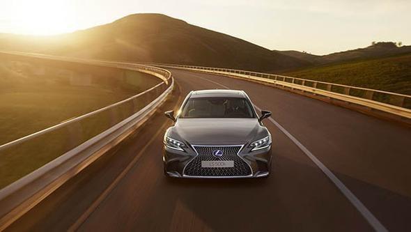 Shiatsu masajı yapan bu lüks otomobil martta geliyor Shiatsu masajı yapan bu lüks otomobil martta geliyor