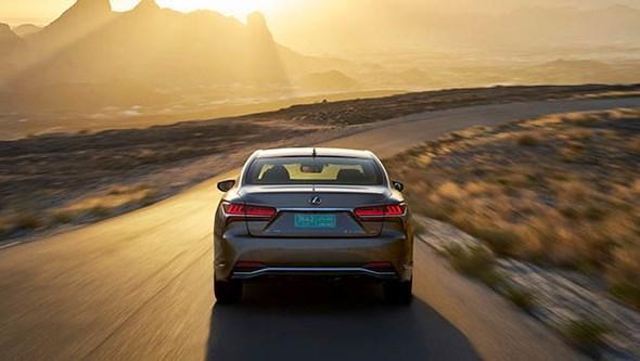 Shiatsu masajı yapan bu lüks otomobil martta geliyor Shiatsu masajı yapan bu lüks otomobil martta geliyor