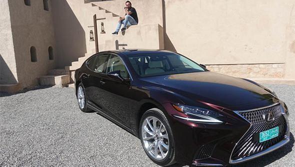 Shiatsu masajı yapan bu lüks otomobil martta geliyor Shiatsu masajı yapan bu lüks otomobil martta geliyor