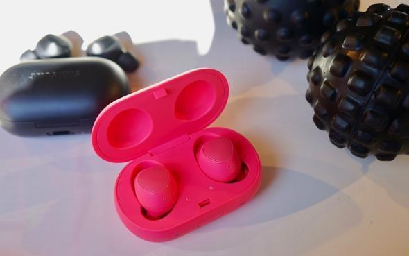 Asistan kulaklıkta Asistan kulaklıkta