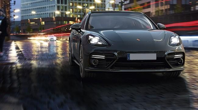 PORSCHE PANAMERA