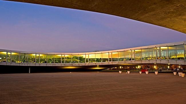 30 École Polytechnique Fédérale de Lausanne