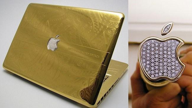 MacBook Pro 24 Ayar Altın -30.000 Dolar