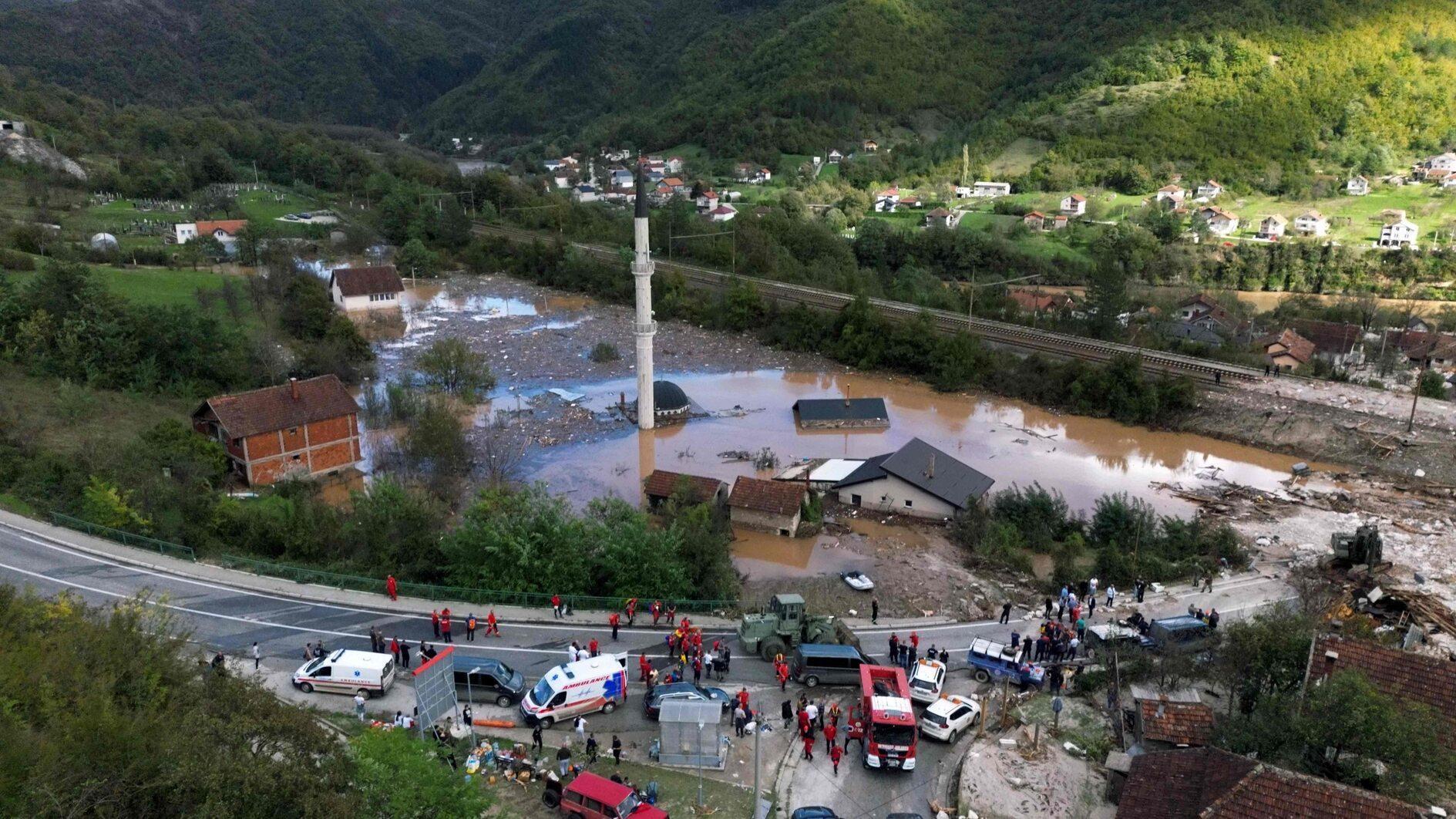 Türkiye, Bosna-Hersek’teki ölümcül sel felaketi sonrasında insani yardım sağlıyor