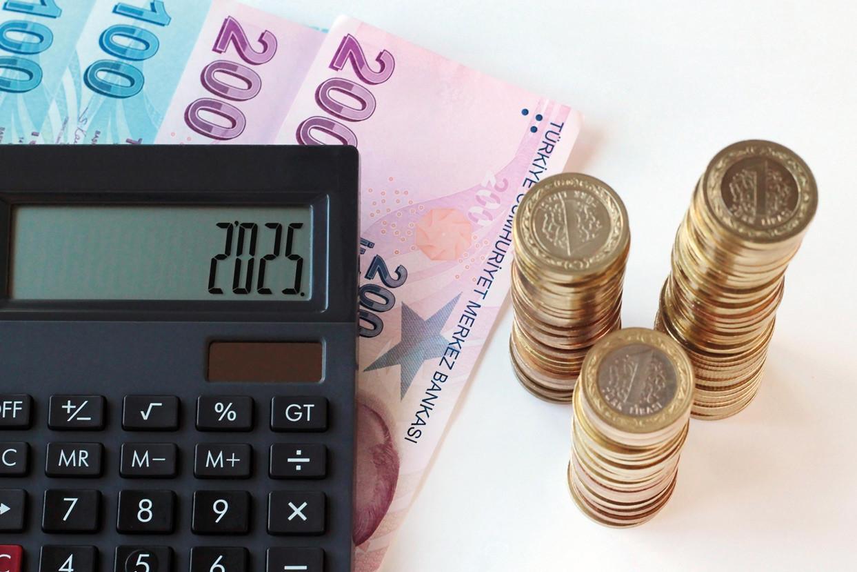 EHLİYET FİYATLARI NE KADAR OLDU 2025 Ehliyet harç ücreti kaç TL Yeni yıl sürücü belgesi harç fiyatları açıklandı