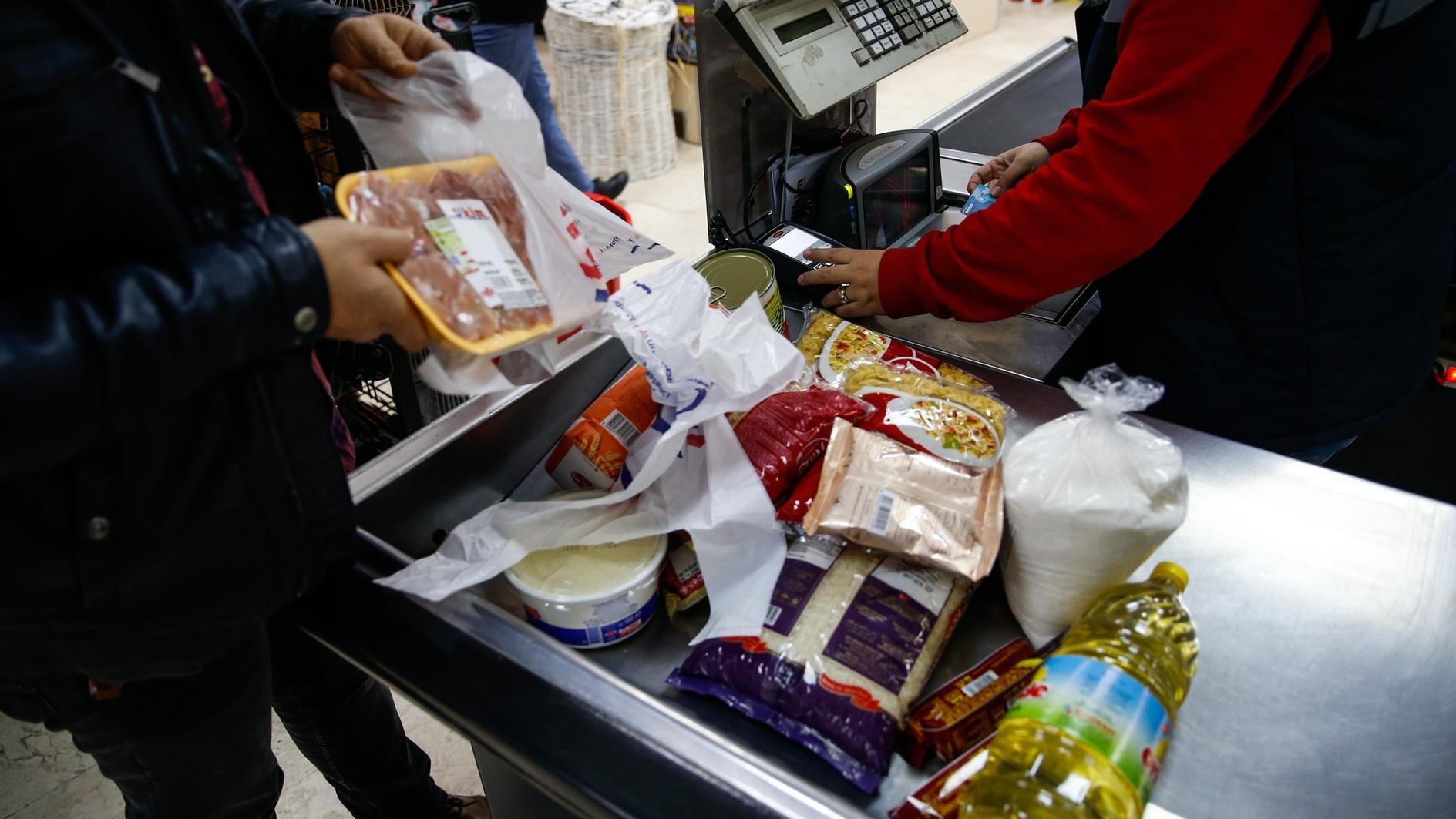 Price for plastic bags rises to 0.50 liras