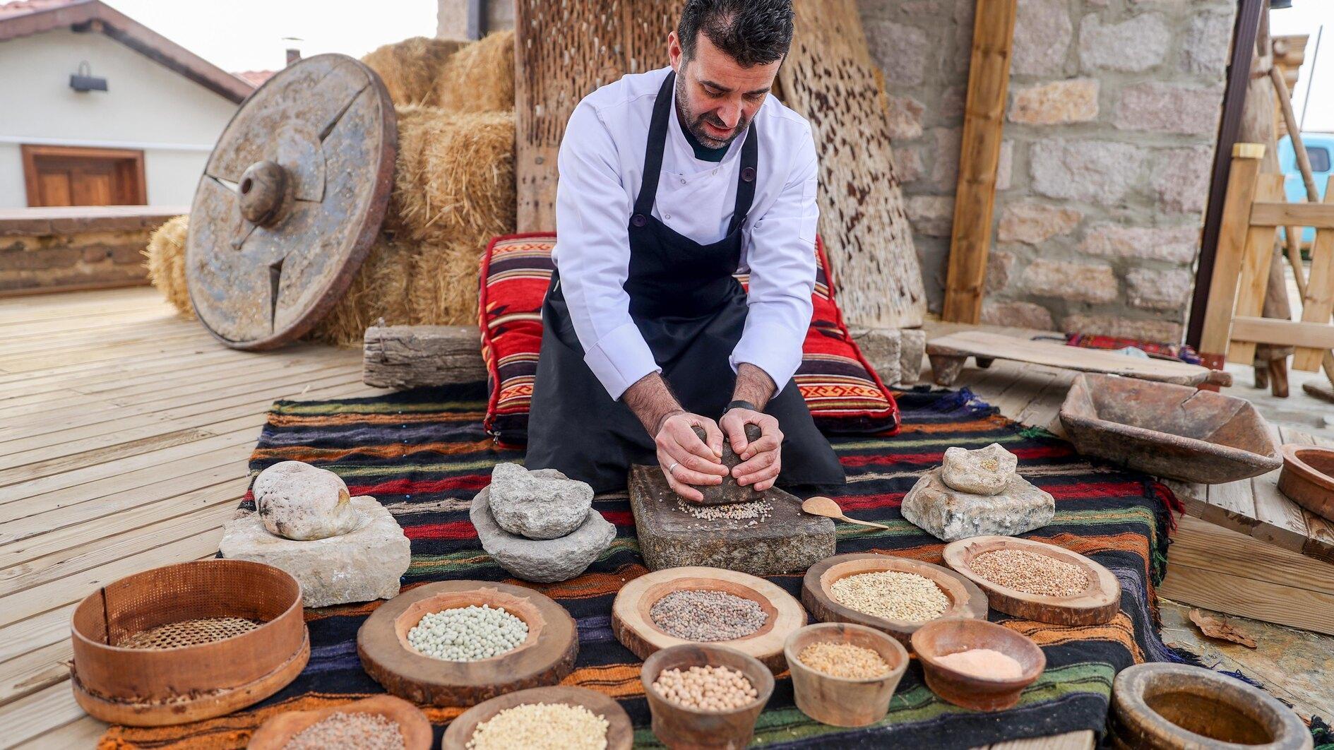 Turkish chef recreates 8,600-year-old Neolithic bread