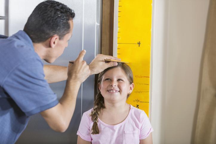 “Zamanla boyu uzar” diye vakit kaybetmeyin Kısa boyun tek nedeni ‘genler’ değil