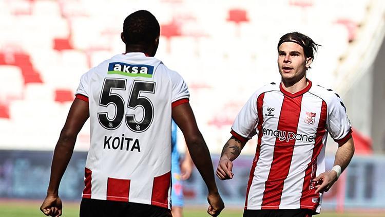 Sivasspor, Göztepe'yi Devirdi! 3-1'lik Skorla Süper Lig'de Galibiyet Serisi Başladı