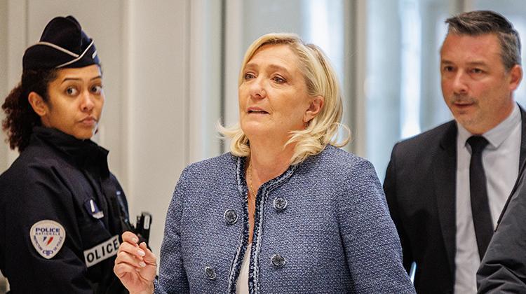 Şok Karar! Marine Le Pen, Pas-de-Calais İl Meclis Üyeliğinden Dışlandı! Yolsuzluk İddiaları Ortaya Çıktı