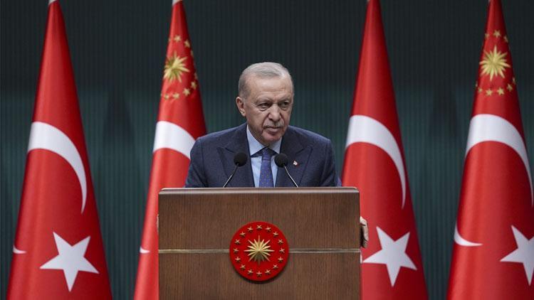 Erdoğan'dan Özgür Özel'e Sert Eleştiri: İstanbul'a Dayanışma Ziyareti mi, Skandal Arayışı mı?