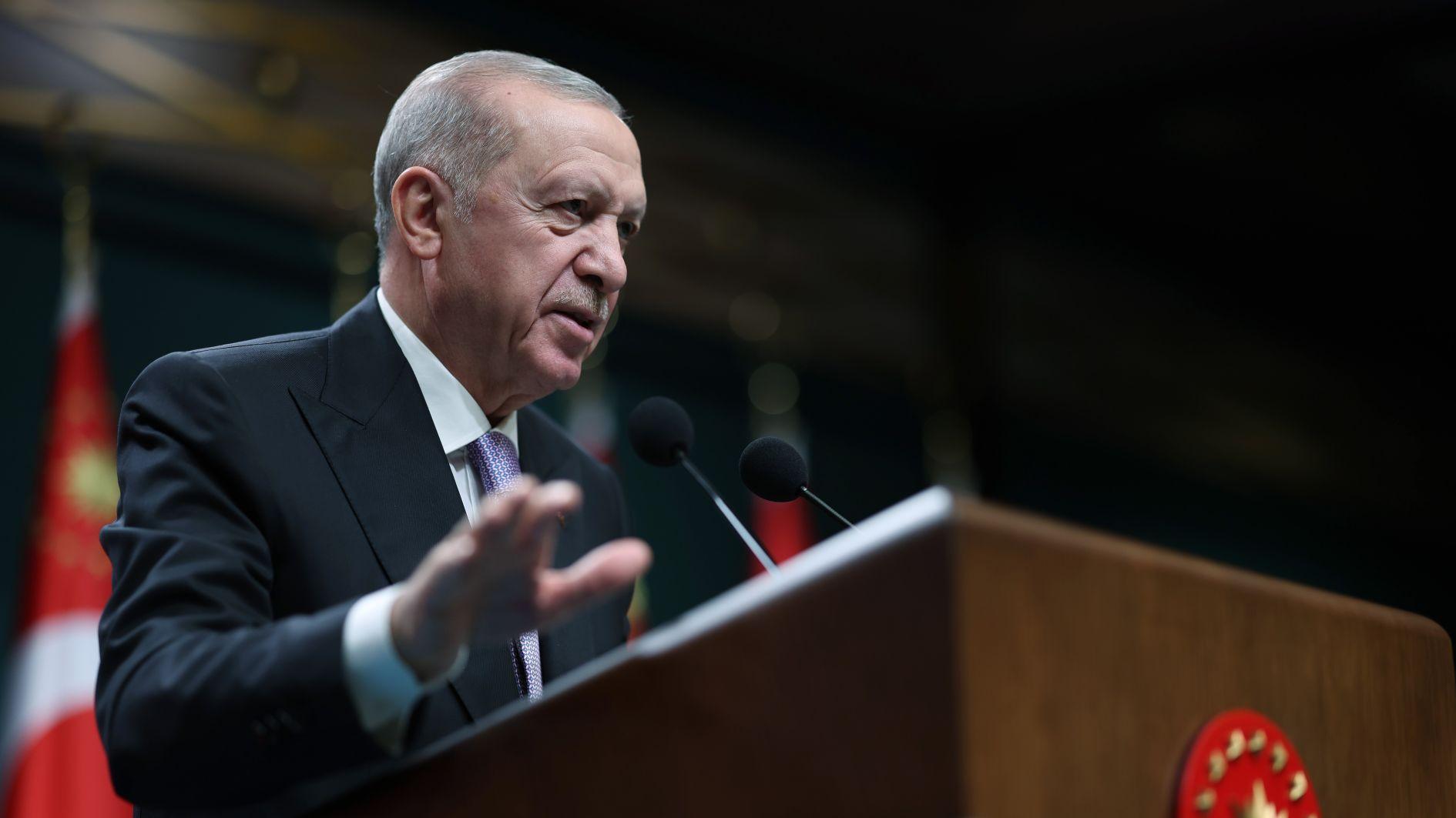 Erdoğan, PKK'nın dağılmayı ilan ettiği için kilometre taşını duyurdu
