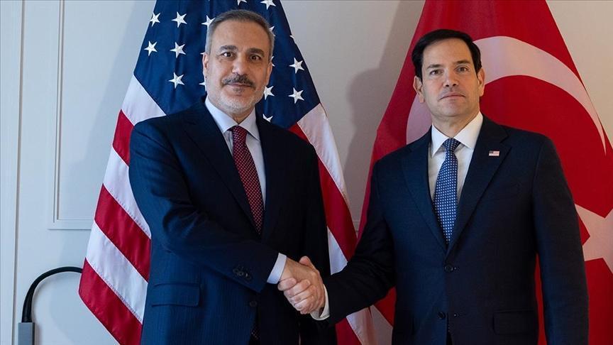 ABD Dışişleri Bakanı Türkiyes FM, ikili bağları, bölgesel konuları tartışıyor