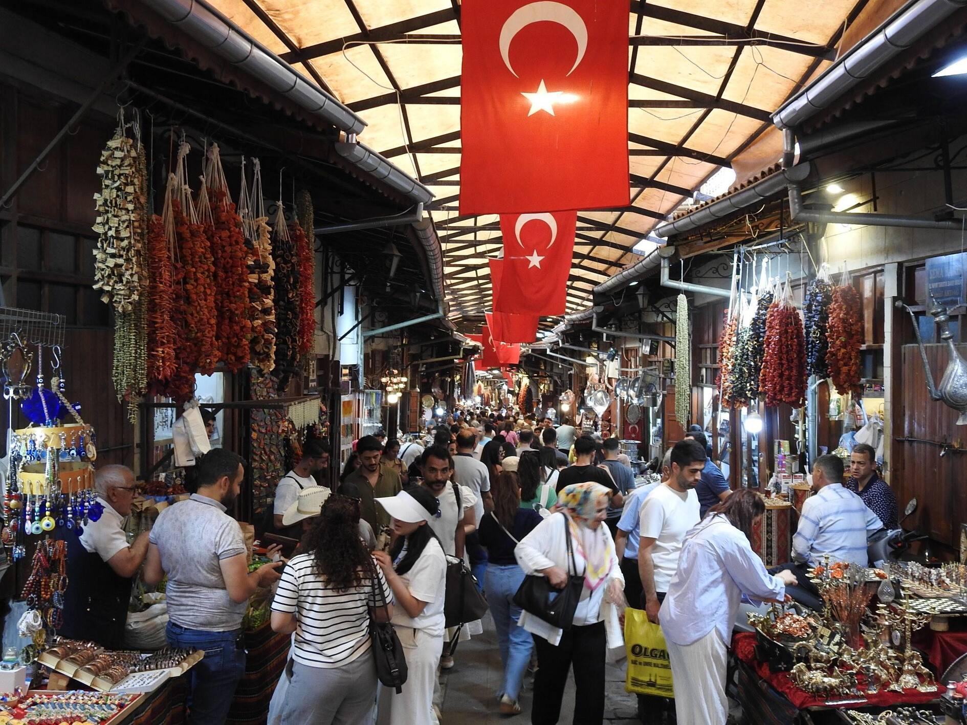 Gaziantep dükkanları Ziraat Türk Kupası Finali için