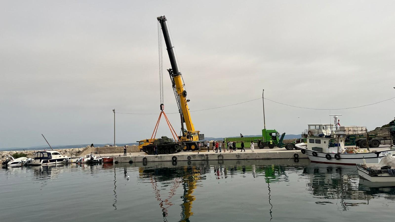 Yapay Resif Projesinin bir parçası olarak Saros Gulf'dan batırılacak tank