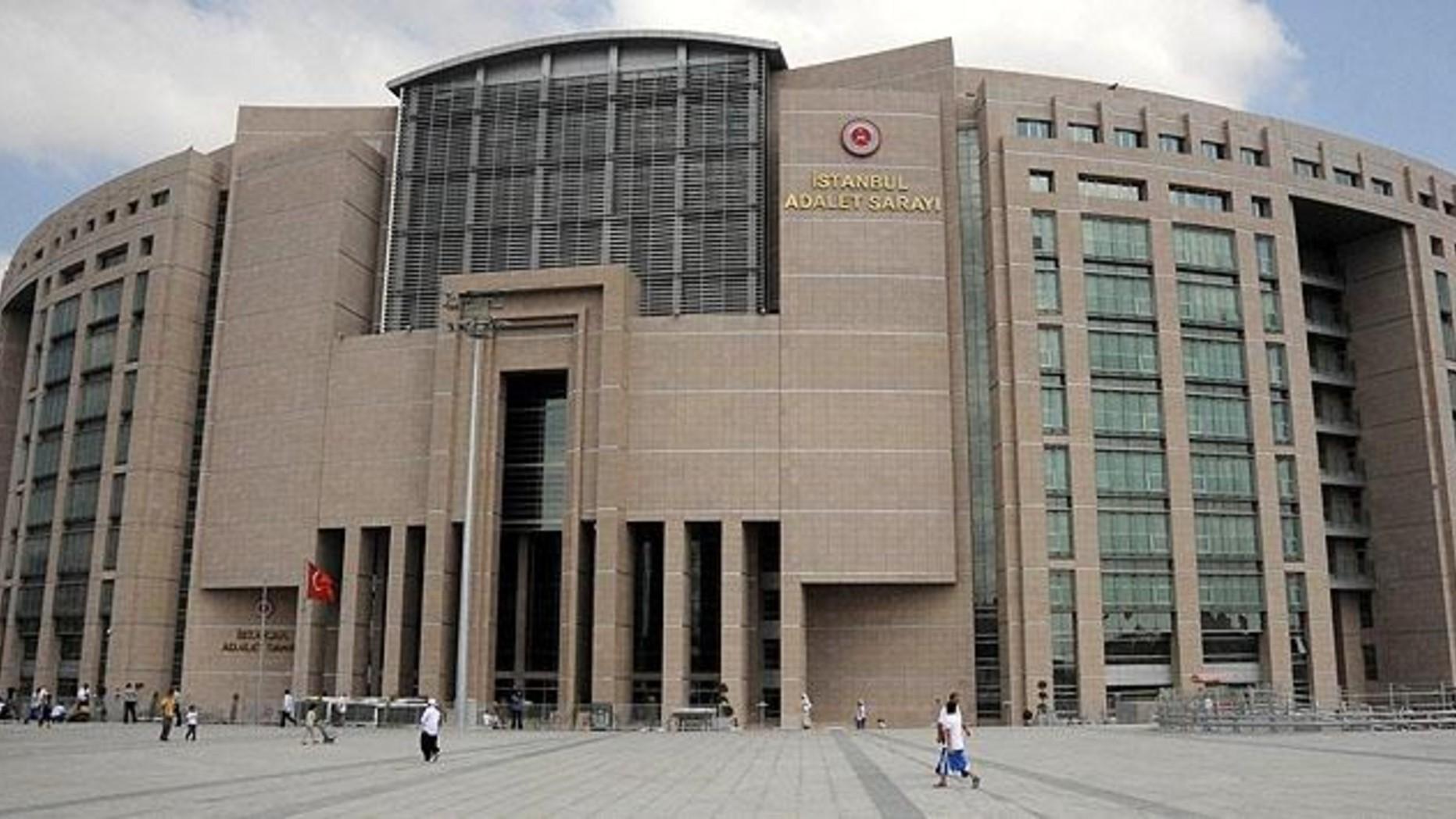 Mahkeme, kıdemli tüsik yetkililerine seyahat yasağı