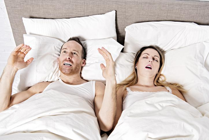 Her gece horlayan eşle uyuyanların bağışıklığı çökebilir