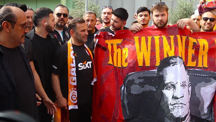 Hürriyet: Şampiyon Galatasaray, İzmir'de coşkuyla karşılandı