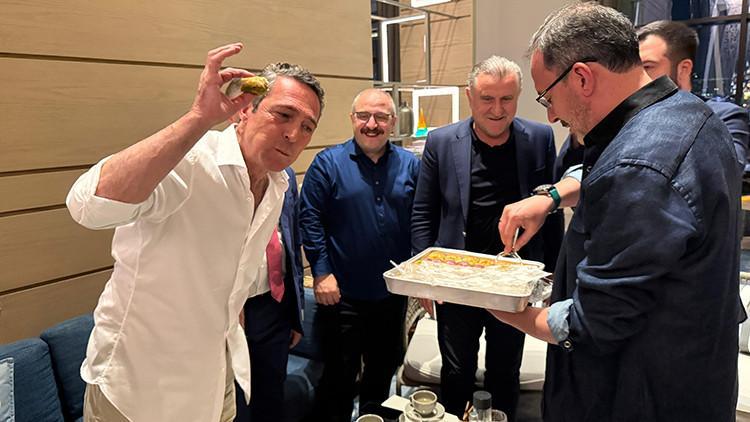 Hürriyet: Varank ve Kasapoğlu'ndan Fenerbahçe Başkanı Ali Koç’a baklava ikramı