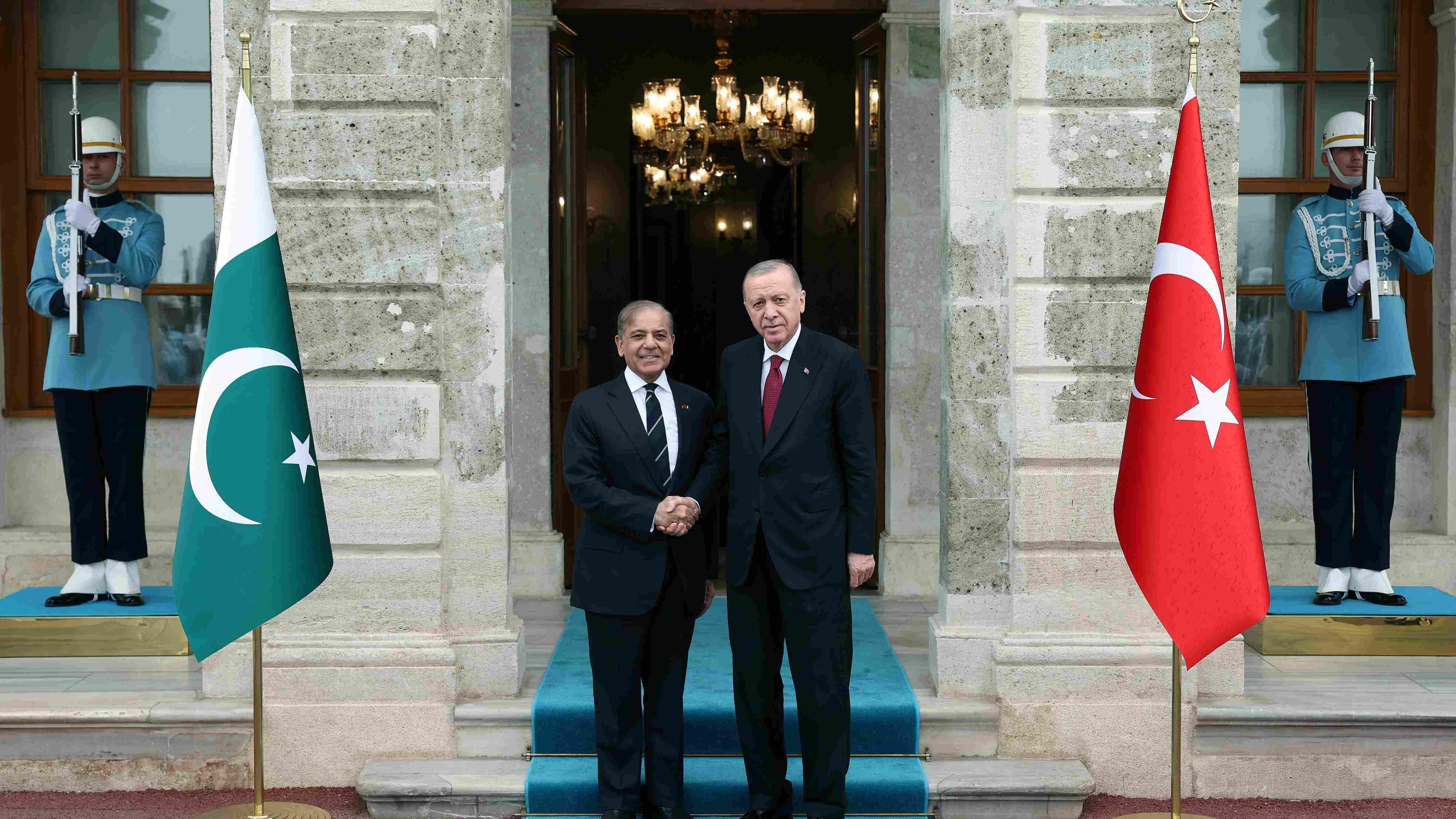 Erdoğan, Pakistanlı PM İkili İlişkileri Tartışın, İşbirliği