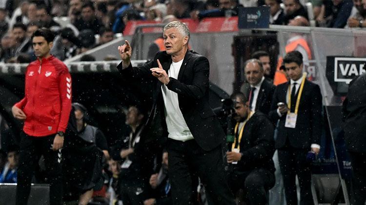 Beşiktaş tribünlerinden Solskjaer'e büyük tepki!