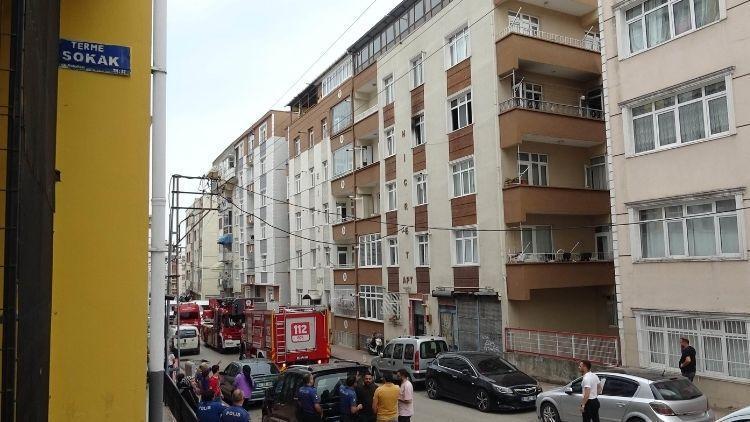 Babasına kızıp evi ateşe verdi