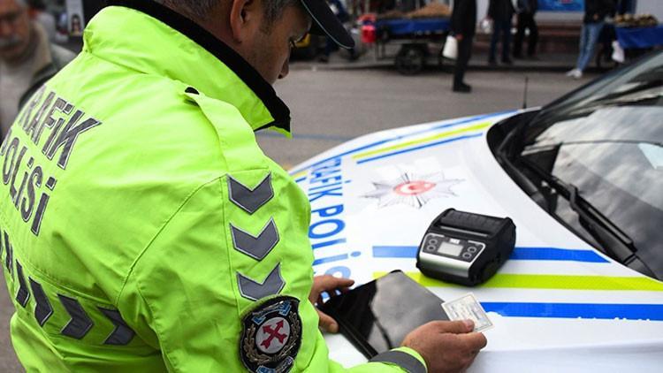 YENİ TRAFİK CEZALARI VE TUTARLARI 2025