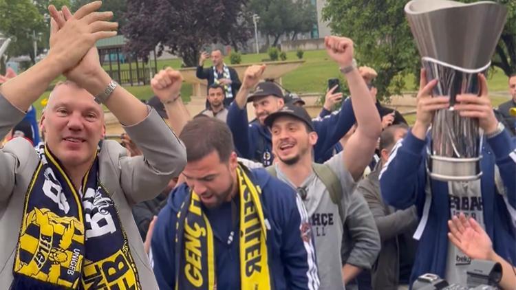 EuroLeague şampiyonu Fenerbahçe Beko, İstanbul'a indi