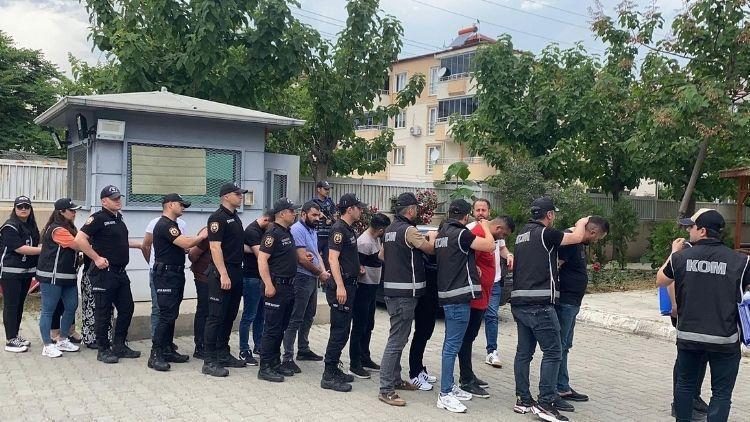 İğdır'da İnsan Ticareti Operasyonu: 107 Kadın Sınır Dışı Edildi - Kaçakçılık Ağları Çözüldü!