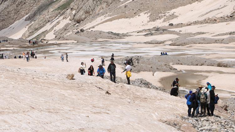 Tam 20 bin yıllık! Görmek için Hakkari'ye akın ettiler