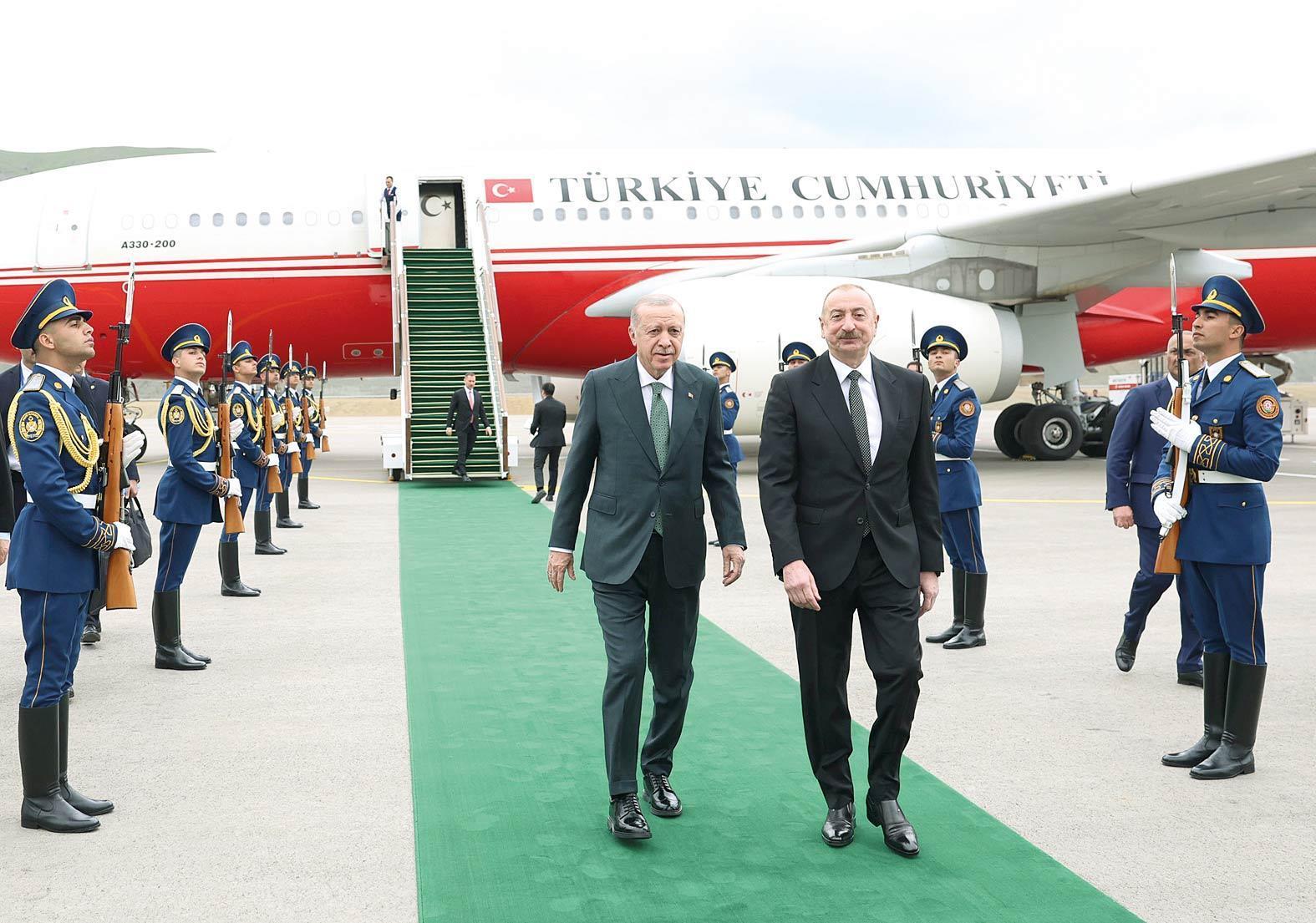 Türkiye-Azerbaycan-Pakistan Kalkınma Yolu’nda Laçın buluşması