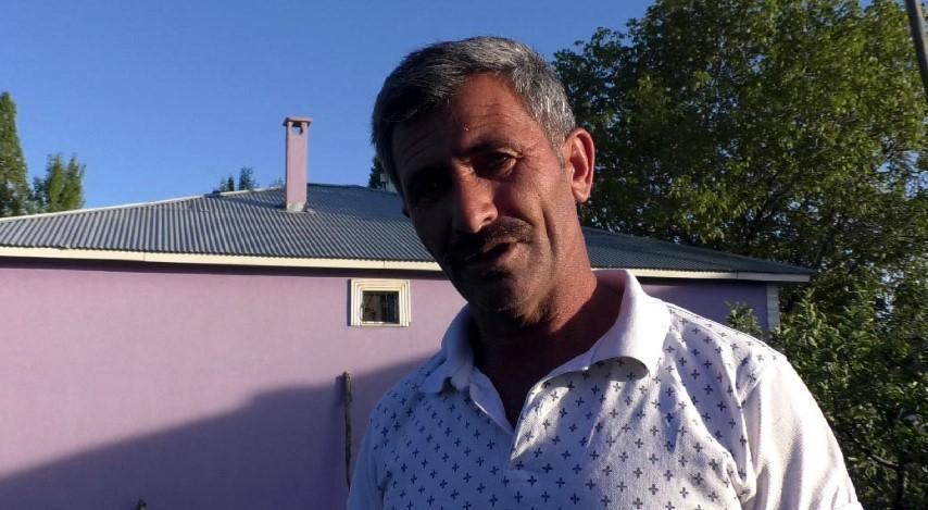  Kargaların ineğinden faydalanarak yaptığını görünce şaşkına döndü