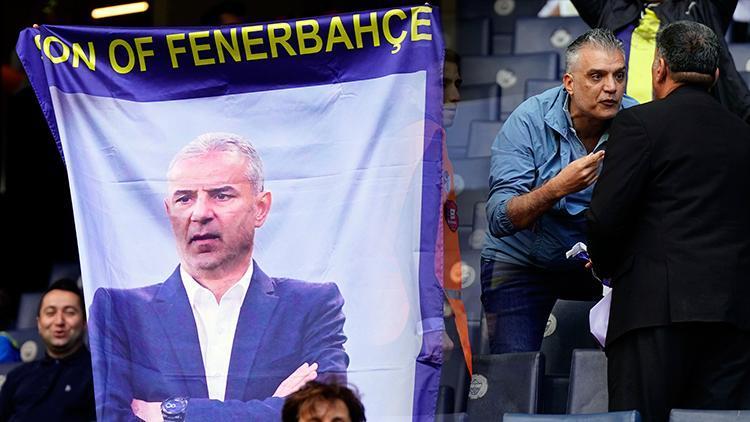 Fenerbahçe tribünlerindeki İsmail Kartal pankatına müdahale! Güvenlik görevlileri kaldırdı
