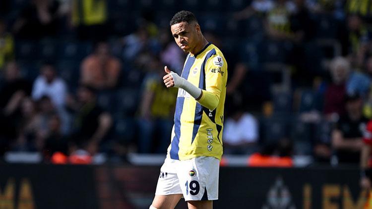En-Nesyri sezonu 30 golle tamamladı!