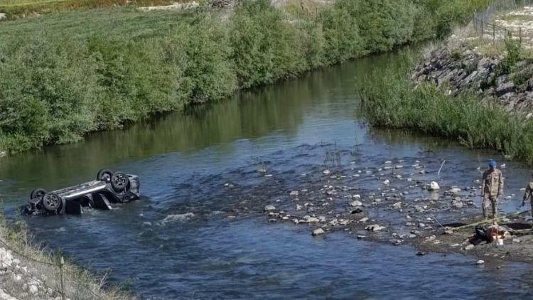 Feci kaza! Otomobil dereye uçtu, bir aile yok oldu